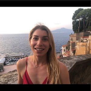 Meet your Posher, Lauren